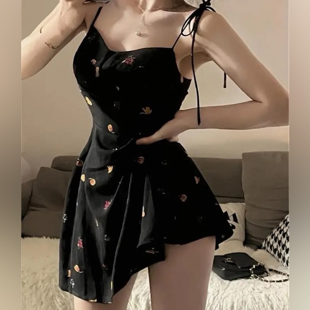 Black spaghetti strap V-neck dress brand new SPRING FASHION